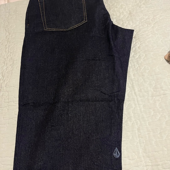 VOLCOM KINKADE MENS JEANS 17” leg opening, Relaxed Rise, Regular fit SIZE 38 - Picture 3 of 5